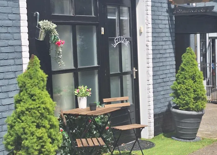 De Vrijheid En De Ruimte In *